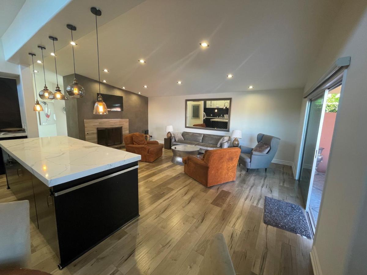 Tranquility In Prime Location With Private Pool Holiday home Los Angeles